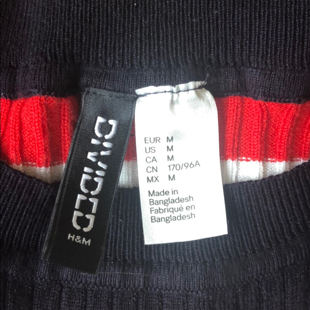 Sweater - Picture 3 of 4
